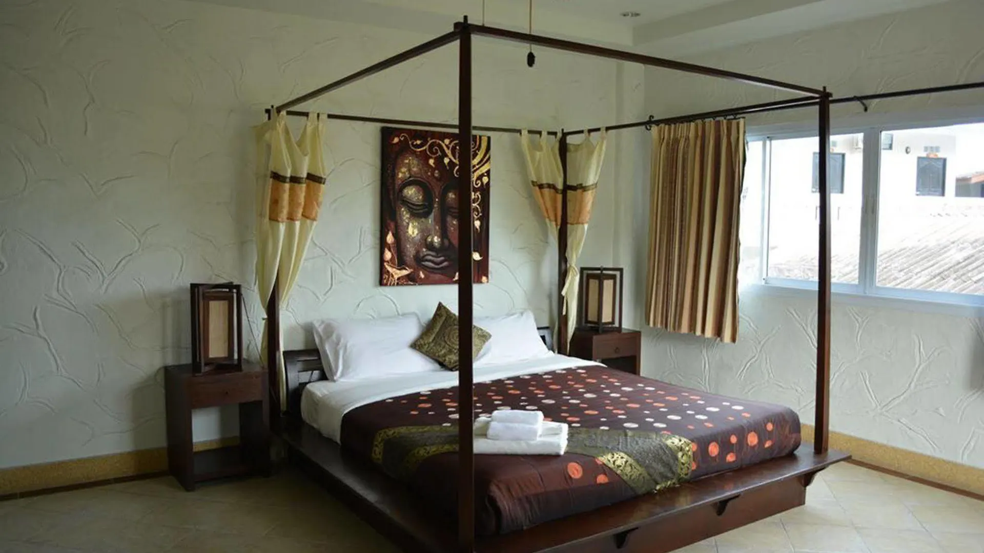 Nirvana Guesthouse & Hostel Koh Tao